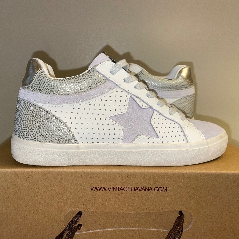Vintage Havana White and Silver Low-Top Sneakers